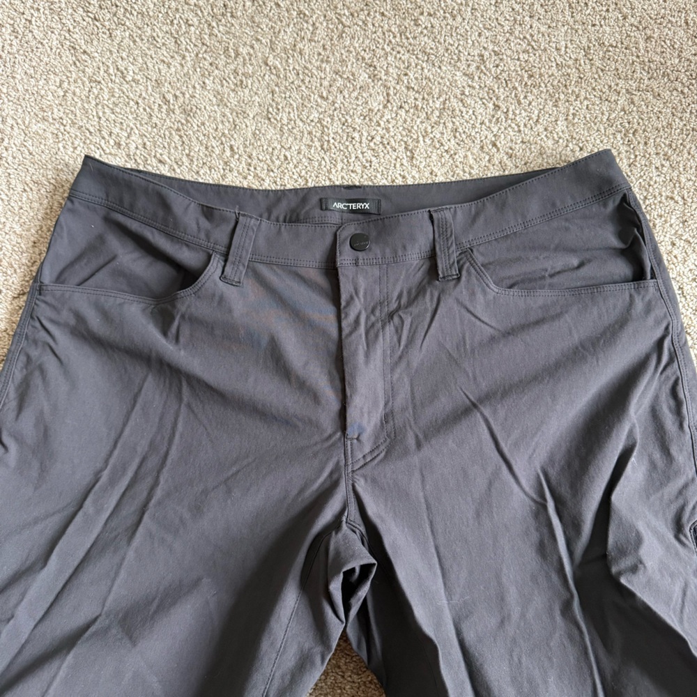 Arc'teryx Men's Gray Russet Hiking Climbing Casual Pants - Picture 4 of 10